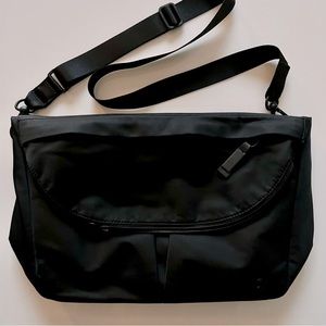 Lululemon All Night Festival Bag LARGE 10L